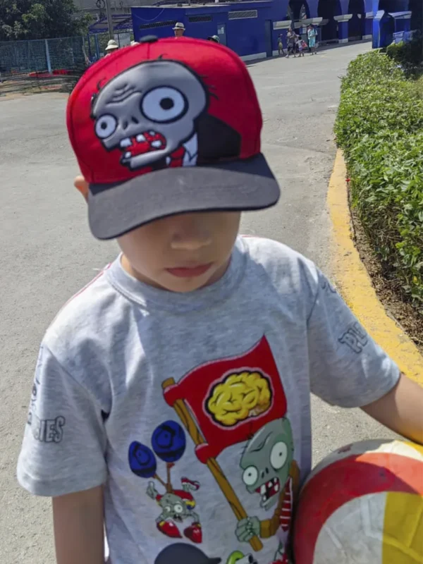 Conjunto de polo y gorra - Plantas Versus Zombies (Rojo)