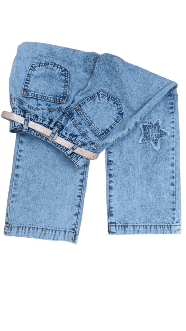 Pantalon Jean estrella claro bolsillo Pantalón Jean con detalle de estrella