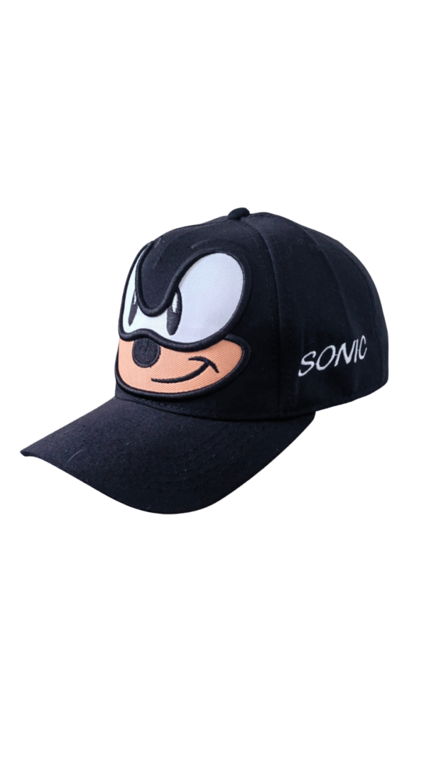 Gorra para niños con bordado de tu personaje favorito.