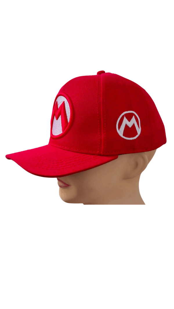 Gorra para niños con bordado de tu personaje favorito.